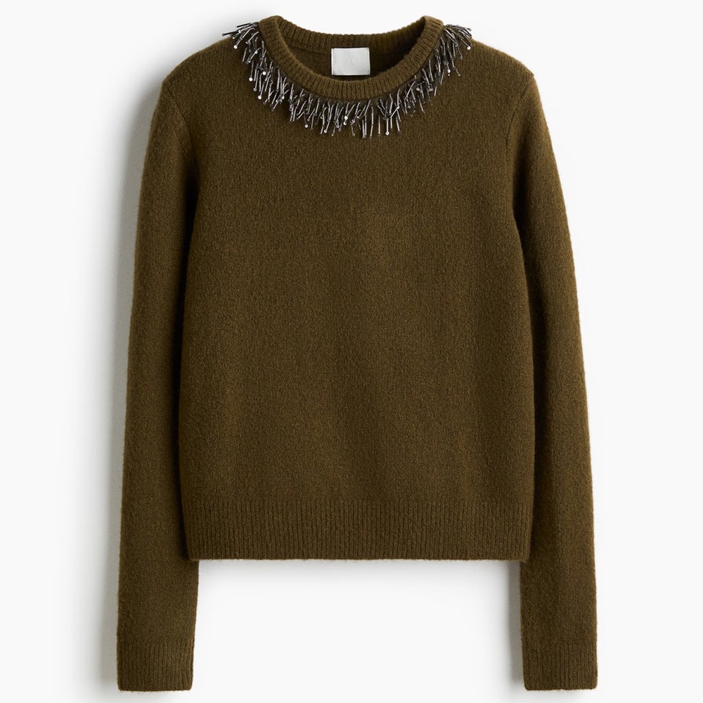 H & M EMBELLISHED SWEATER sise M